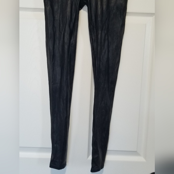 Spanx Faux Leather Leggings Black Size Medium - Picture 11 of 12